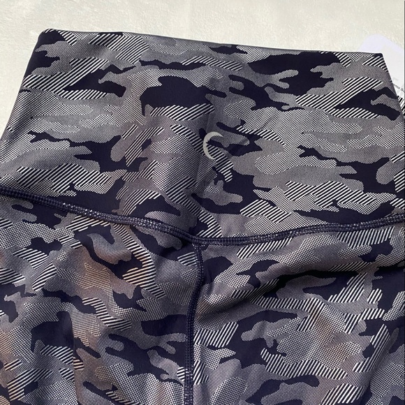 Zyia Camo Leggings - Picture 2 of 4
